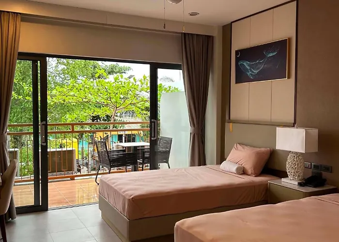 Hotel Peninsula And
