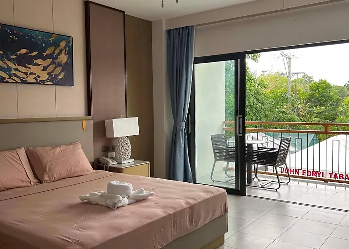 Hotel Peninsula And