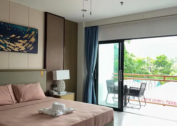 Peninsula And Hotel 2*